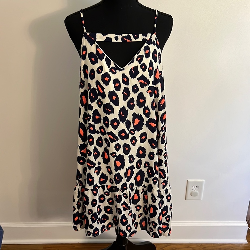 Perfect for any season! Just add some boots and a jacket and ready for fall!